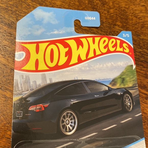 HOT WHEELS 1/64 2022 MODERN CLASSICS FULL SET OF 5 PORSCHE TESLA CADILLAC JAGUAR - Picture 9 of 11